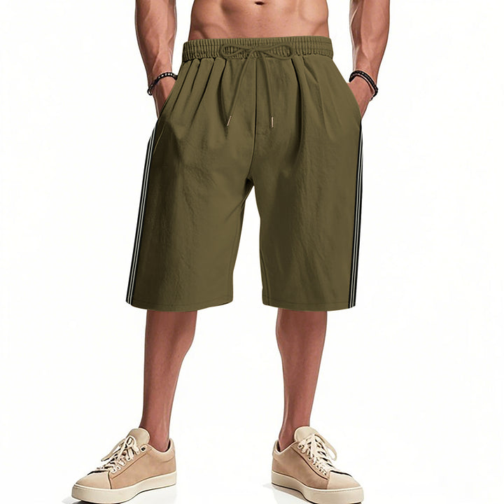 Lune London men's sporty bermuda shorts with elastic waistband and side pockets