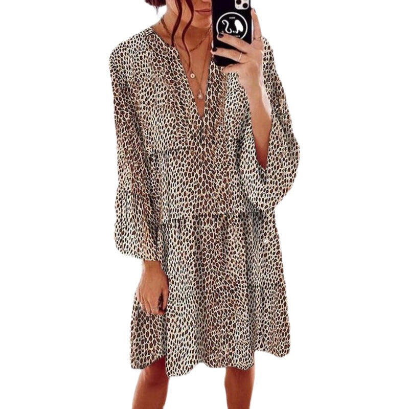 Robe maxi femme avec un élégant col en V et des manches volumineuses Chic & Stil