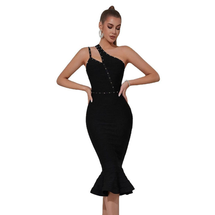 Robe fourreau élégante pour femmes avec design asymétrique et bretelles décoratives Chic & Stil