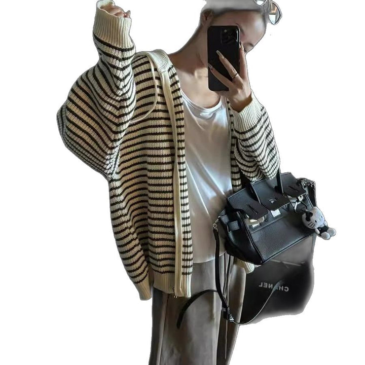 Cardigan à capuche décontracté pour femmes avec motif rayé Chic & Stil