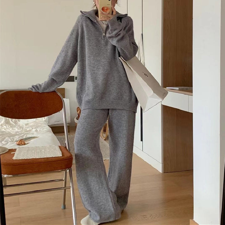 Costume tricot casual pour femmes avec col haut et fermeture éclair Chic & Stil