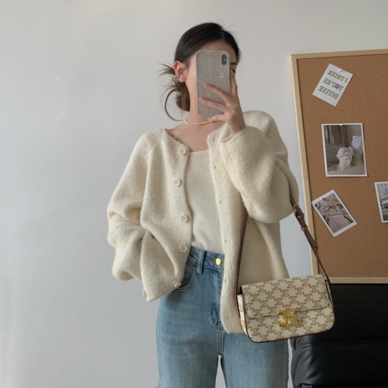 Cardigan confortable pour femmes avec détails de boutons et coupe ample Chic & Stil