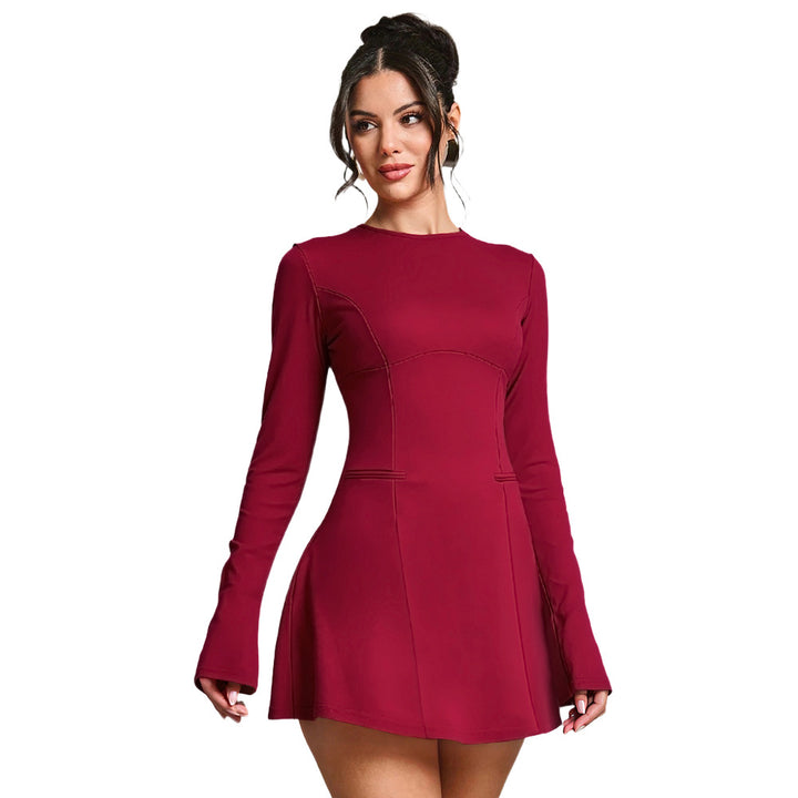 Robe à manches courtes pour femmes avec une coupe élégante et un beau haut Chic & Stil