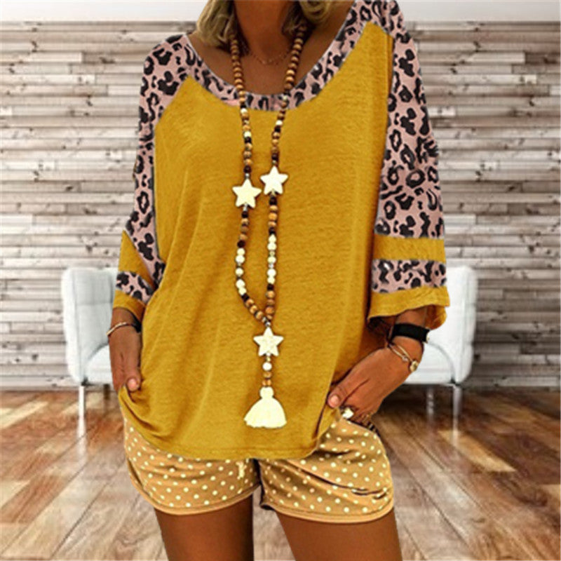 Leisure tunic for women with leopard patterns and casual fit Lune London