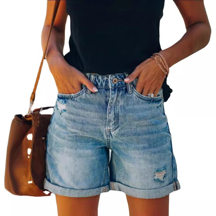 Women's jeans shorts with a modern and casual fit Lune London