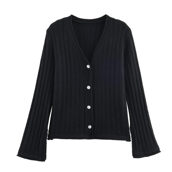 Knit jacket for women with an elegant V-neck and practical buttons Lune London