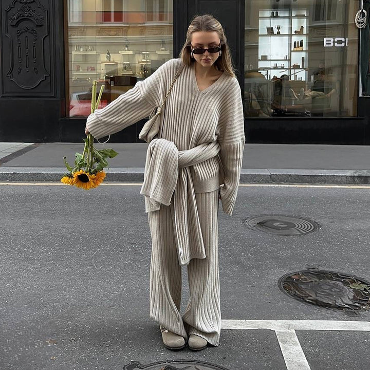 Casual knit set for ladies with scarf Lune London