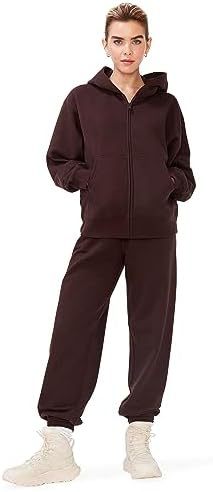 Ladies chic and stylish polar fleece jogging suit