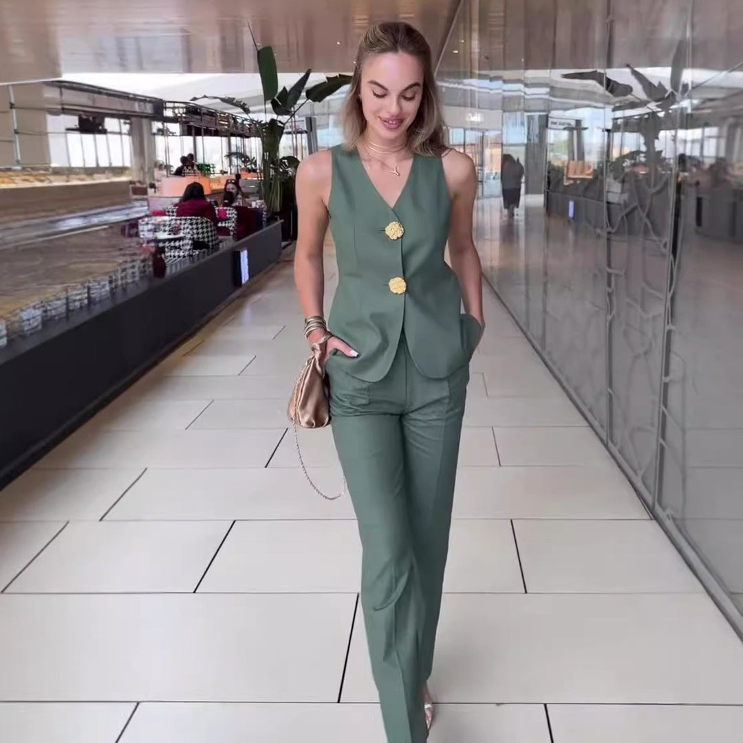 Ladies elegant set consisting of a sleeveless top and palazzo pants Lune London