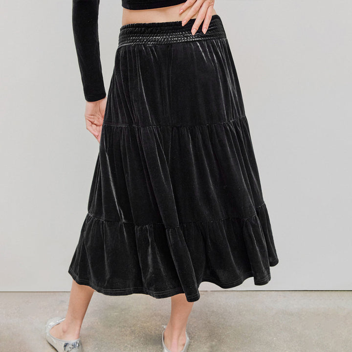 Elegant set for women consisting of a ruffle shirt and a flowy maxi skirt Chic & Stil