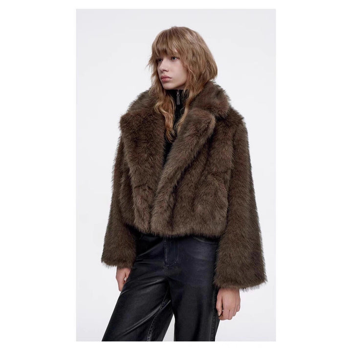 Oversized faux fur jacket for women with voluminous collar Lune London