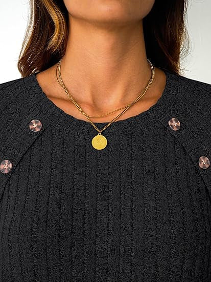 Top en tricot pour femmes avec boutons décoratifs Chic & Stil