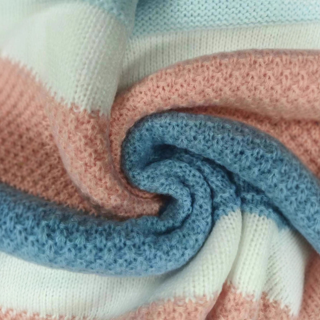 Pull féminin à la mode avec une structure de rayures unique et une coupe décontractée Chic & Stil