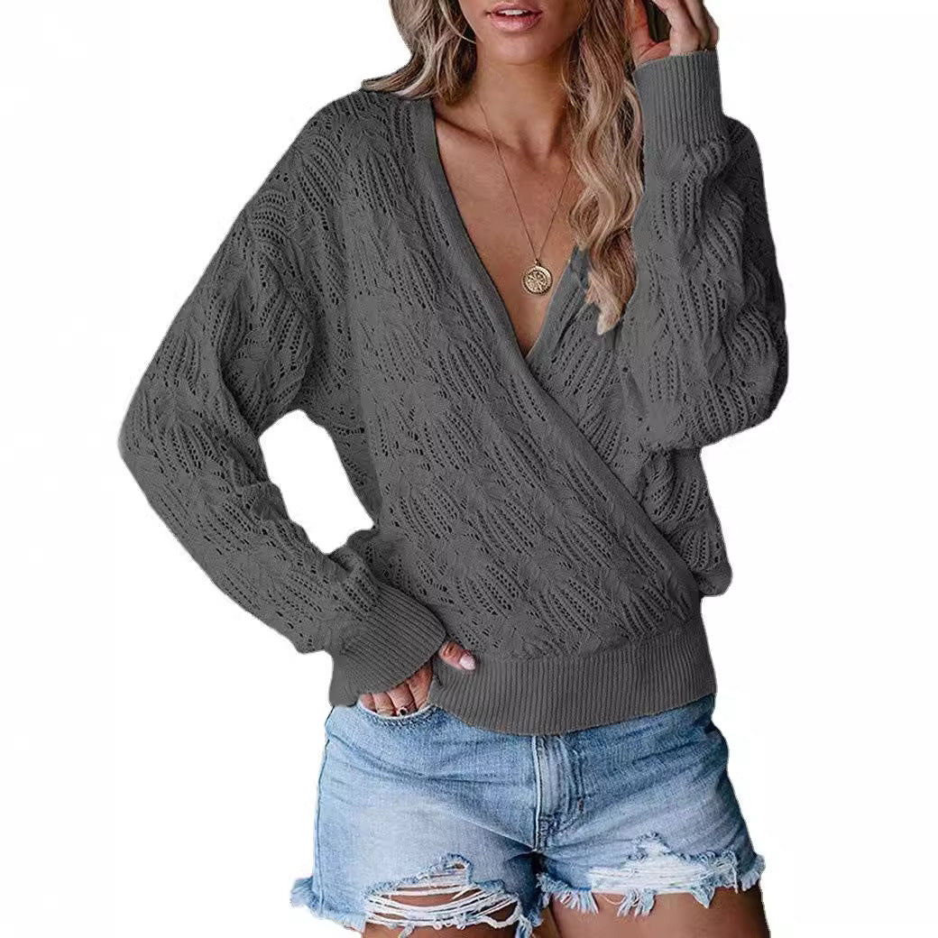 Sweater and cardigan for plus size women with V-neck and ribbed cuffs Lune London