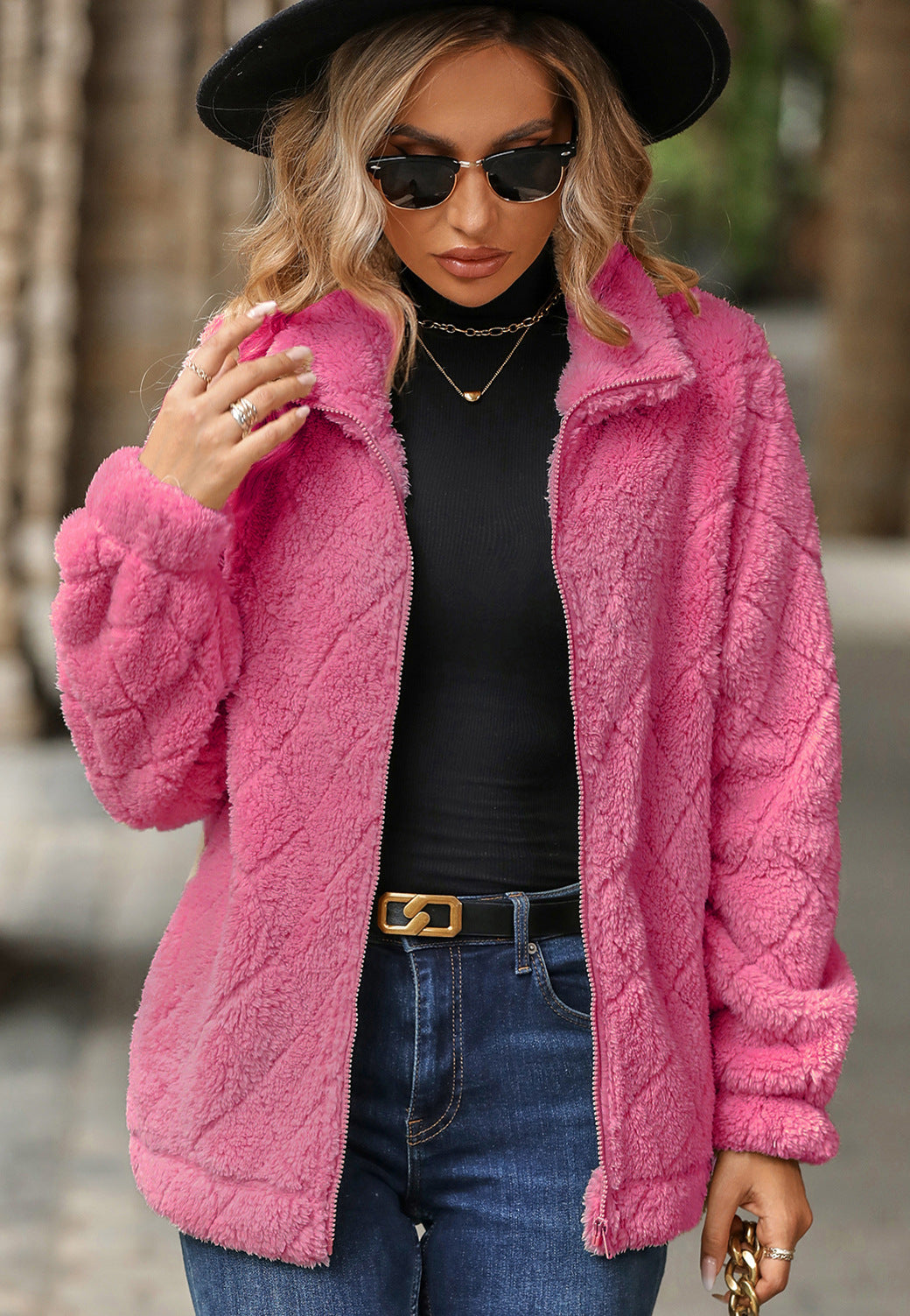 Ladies plush jacket with modern quilted details Lune London