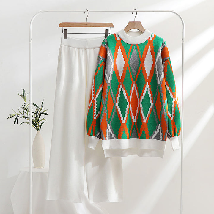 Trendy knit loungewear set for women with geometric pattern and loose fit Lune London