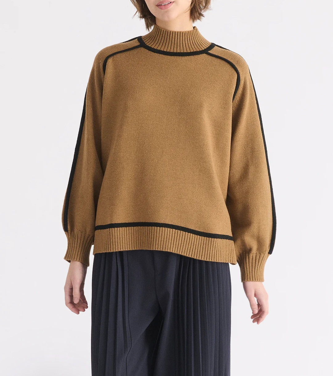 Women’s sweater with high collar and textured structure Lune London