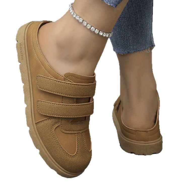 Comfortable women's shoes with adjustable velcro straps and an ergonomic sole Lune London