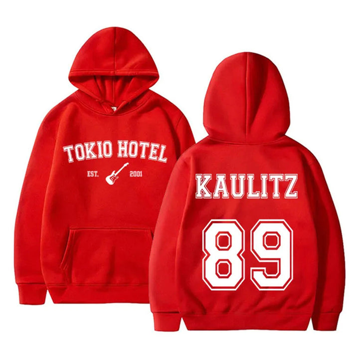 Women's hoodie with modern band design and comfortable fit Chic & Stil