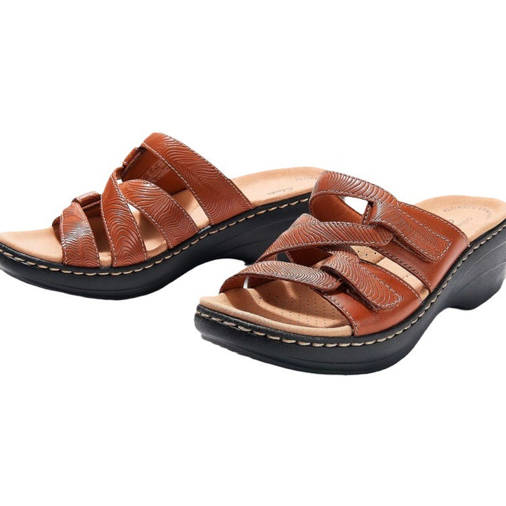Comfortable women's boots with adjustable straps and anatomical foot support Lune London
