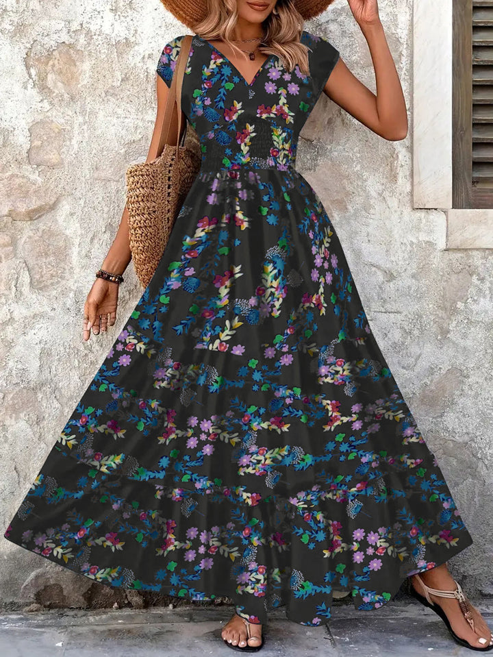 Women’s maxi dress with floral paisley pattern and flattering cut Lune London