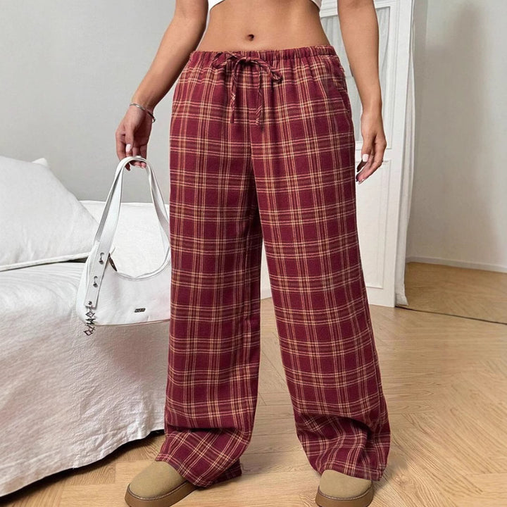 Loose plaid pants for women with elastic waist and practical pockets Lune London