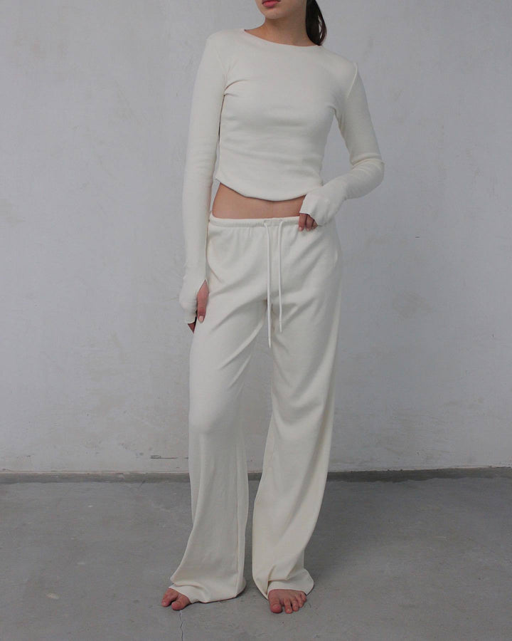Comfortable lounge set for women with long sleeves and a loose fit Lune London
