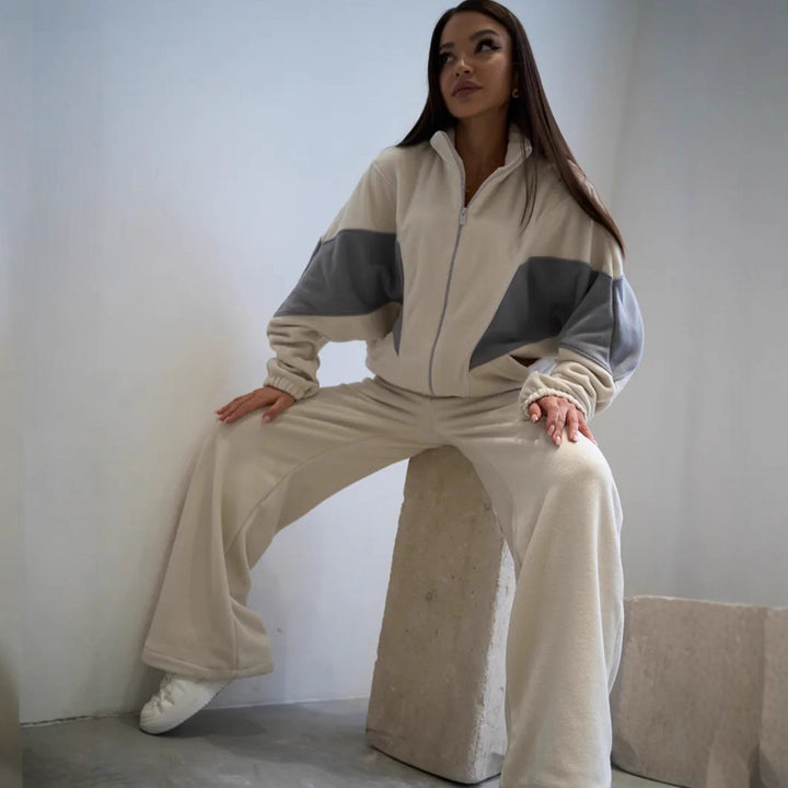 Women's Sporty Fleece Set with High Collar and Loose Pants Chic & Stil