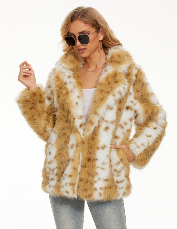 Glamorous faux fur jacket for women with elegant stripes Lune London