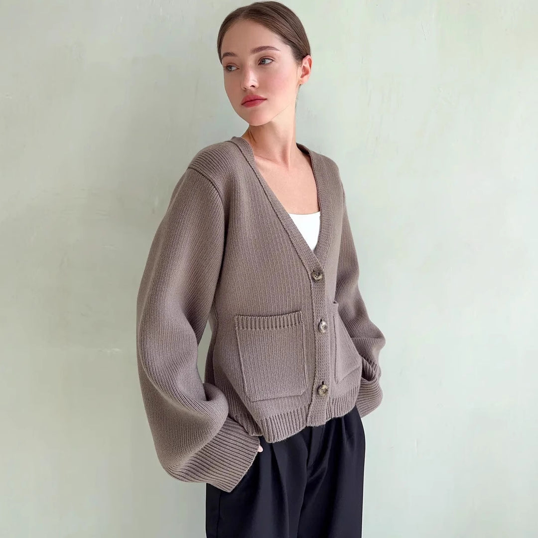 Ladies cardigan with wide sleeves and practical pockets Lune London