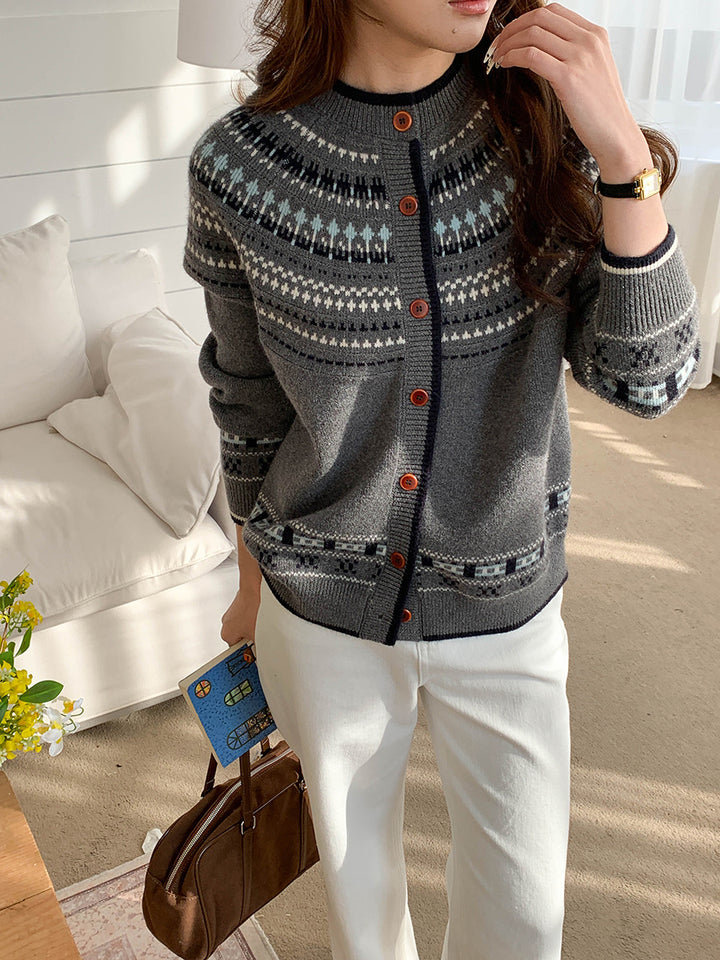 Ladies stylish cardigan with traditional pattern Chic & Stil