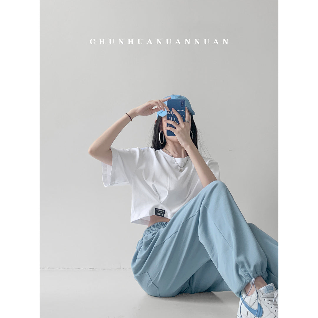 Women cropped leisure top with casual cut and elastic hem Lune London