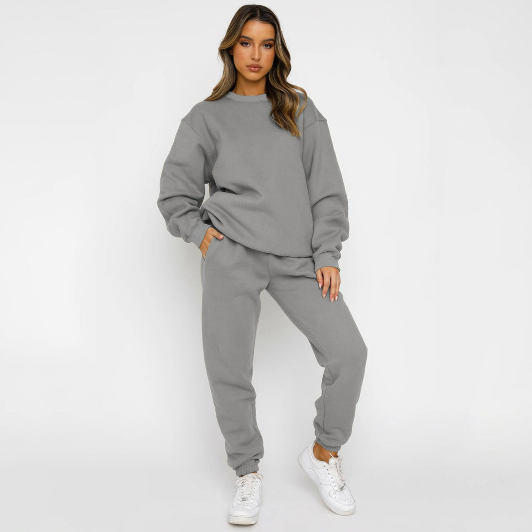 Ladies comfortable sweatshirt and jogging pants leisure ensemble Lune London