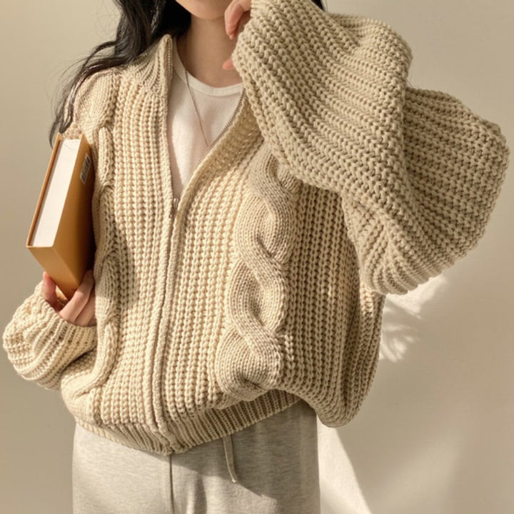 Cardigan femme en maille épaisse avec des manches volumineuses et un devant ouvert Chic & Stil