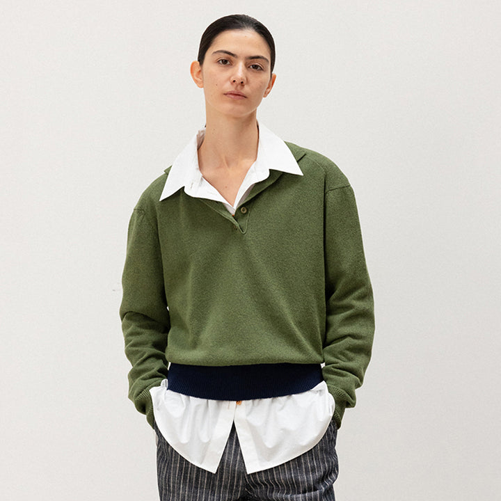Femme pull en tricot décontracté avec col polo et ourlet contrastant Chic & Stil