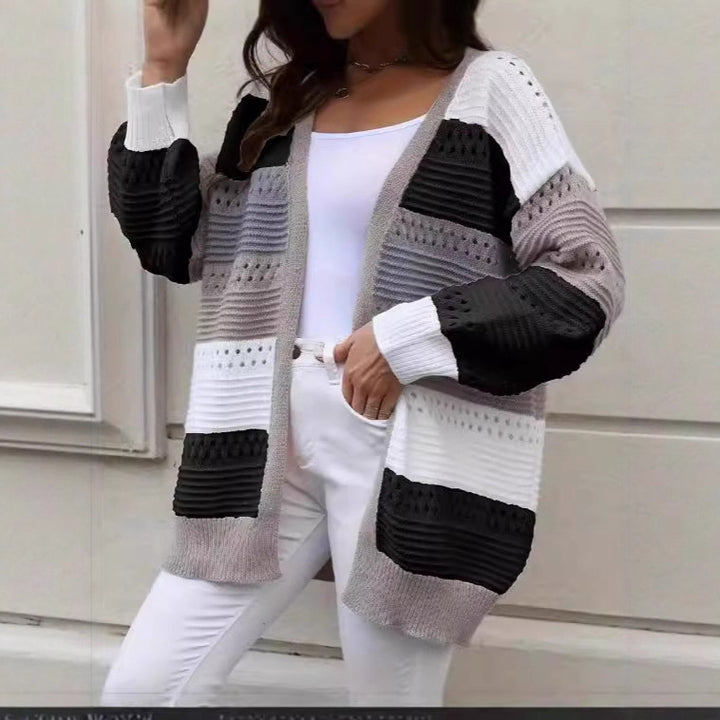 Cardigan en tricot large pour femmes avec un motif en dentelle unique et un design en blocs de couleur Chic & Stil