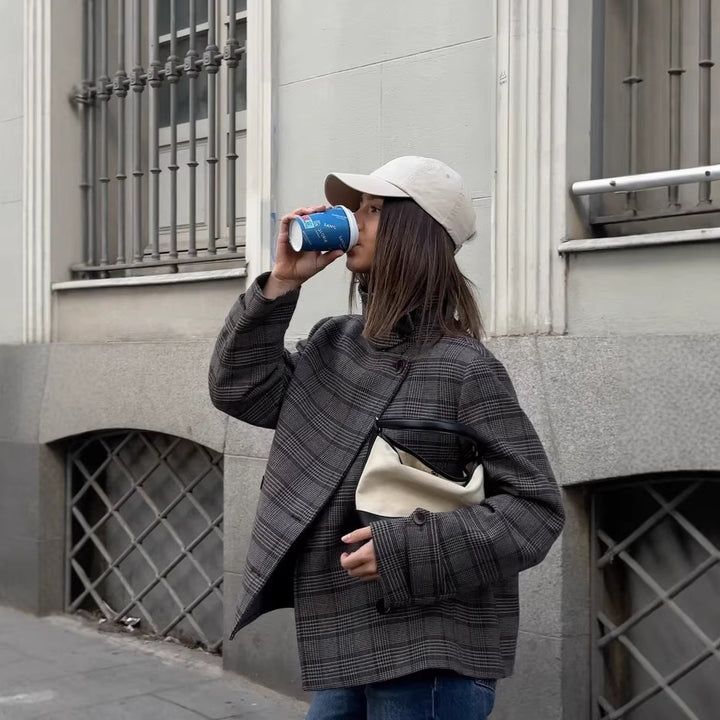 Veste surdimensionnée à carreaux pour femmes avec col haut Chic & Stil