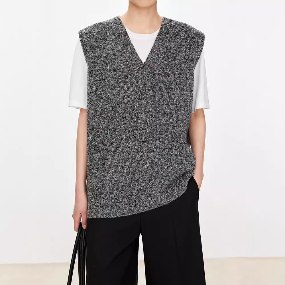 Gilet tricoté pour femmes avec décolleté en V et coupe décontractée Chic & Stil