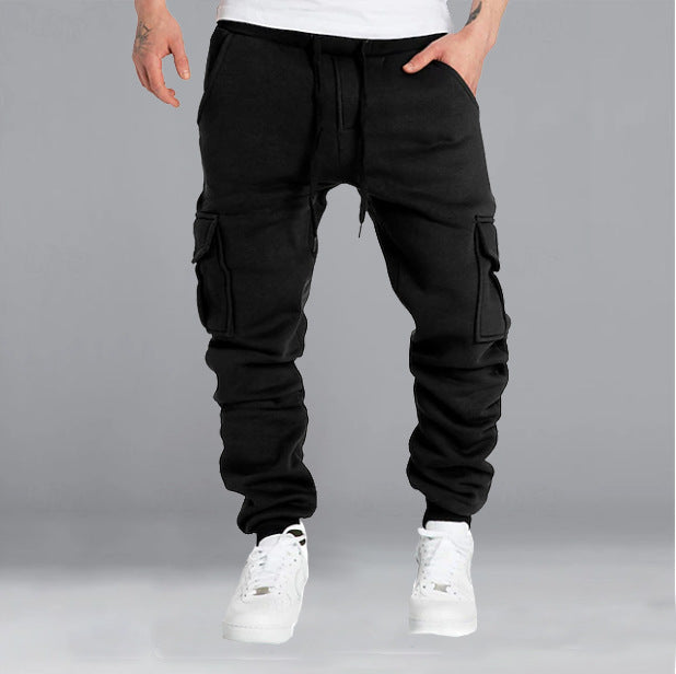 Trendy cargo pants for men with elastic waist and practical side pockets Lune London