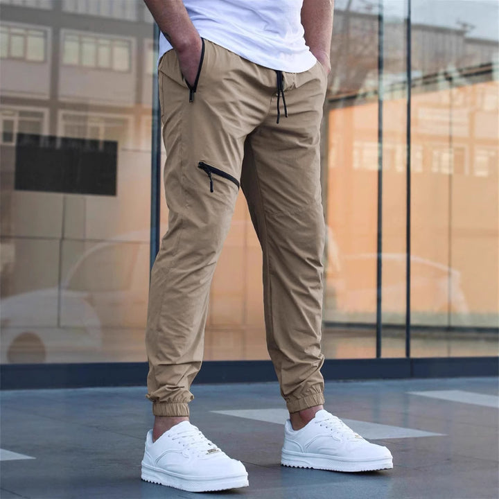 Light sporty pants for men with side zip pockets Lune London