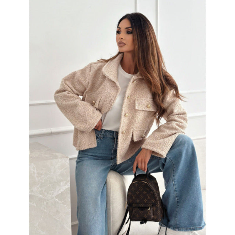 Women's fleece jacket with elegant button details and practical pockets Lune London