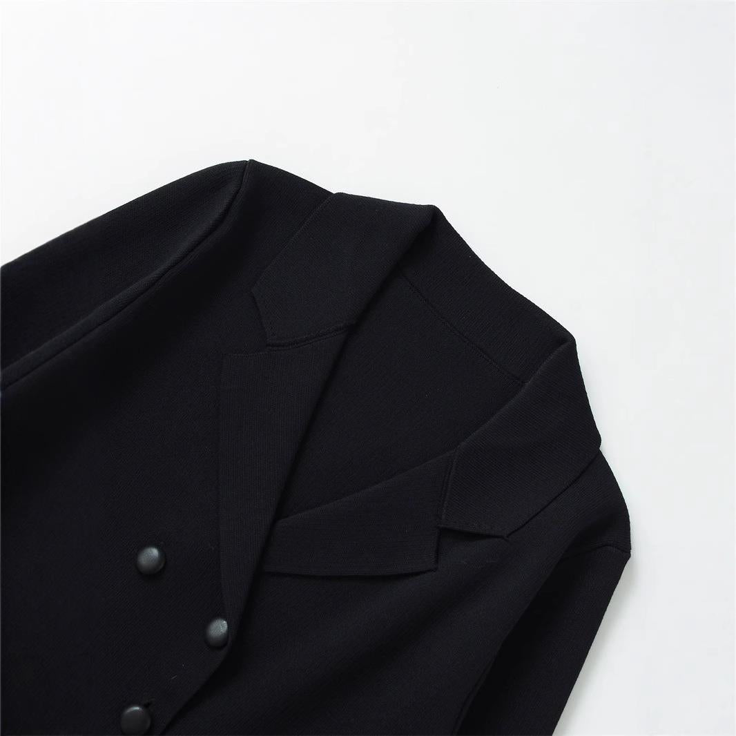 Elegant blazer jacket for women with double breasted and feminine silhouette Lune London