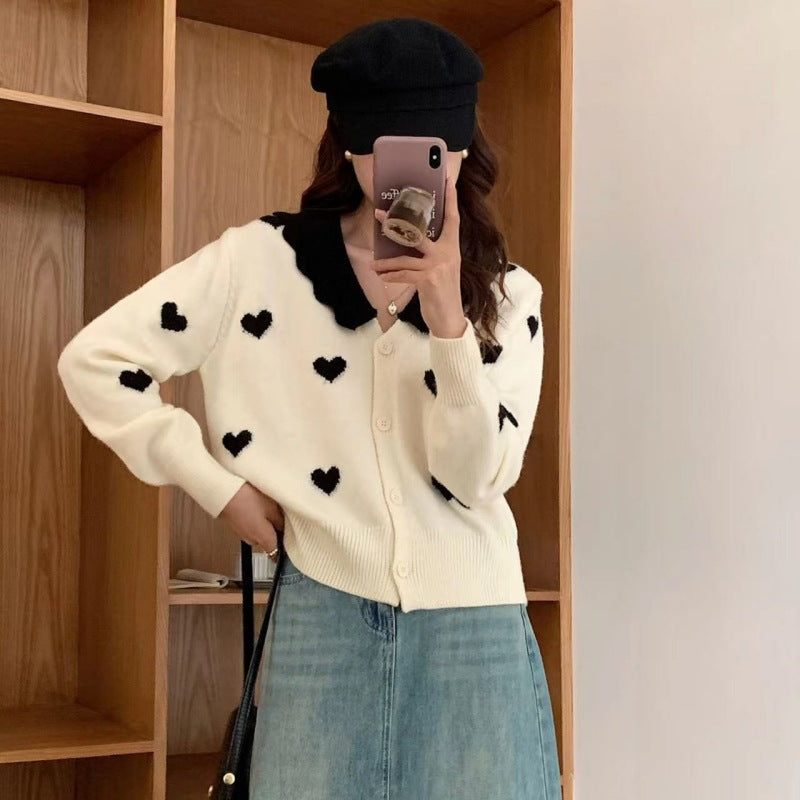 Knit jacket for women with heart pattern and classic collar Lune London