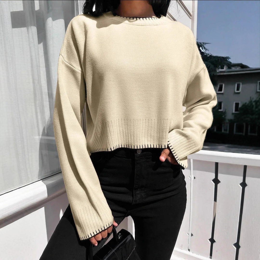 Casual knit sweater for women with contrasting seams and a short cut Lune London