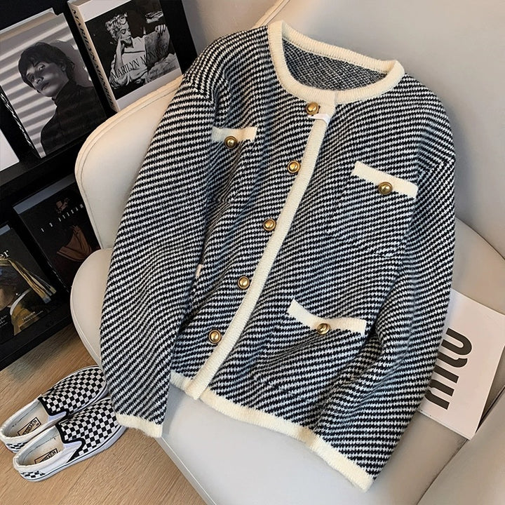 Ladies elegant cardigan in classic houndstooth design with gold buttons Lune London