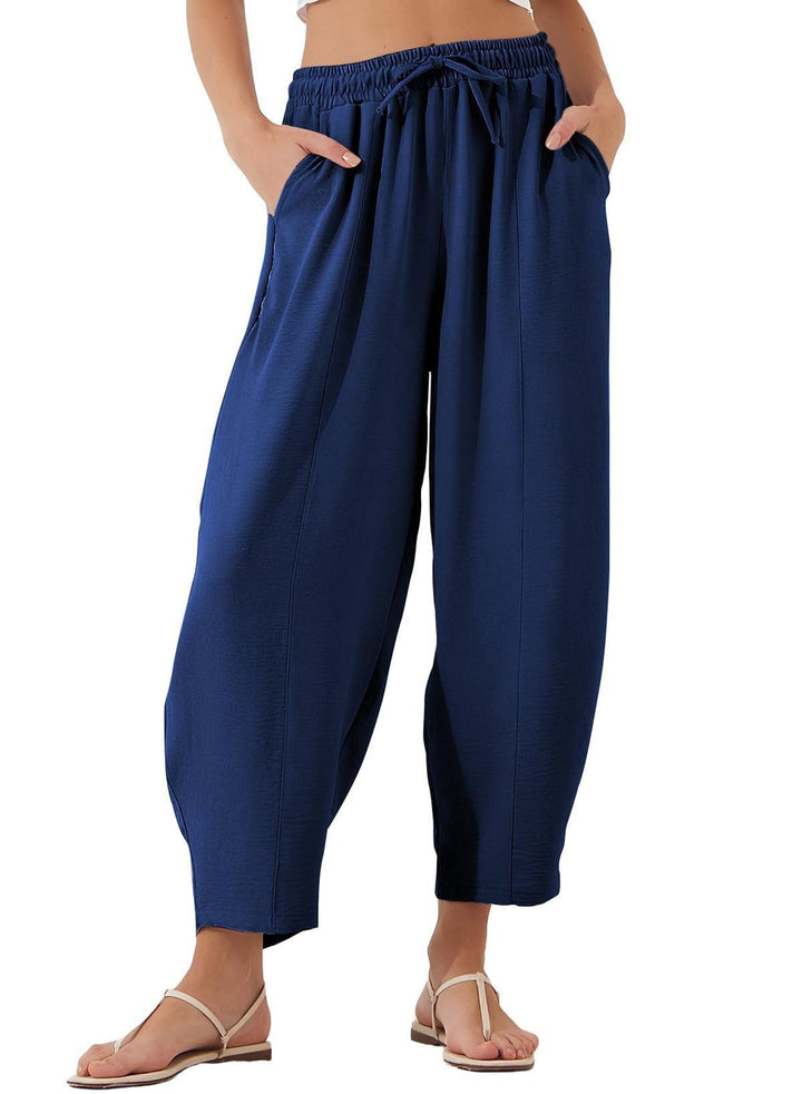 Women's Comfortable, loosely cut summer pants with elastic waistband and side pockets Lune London