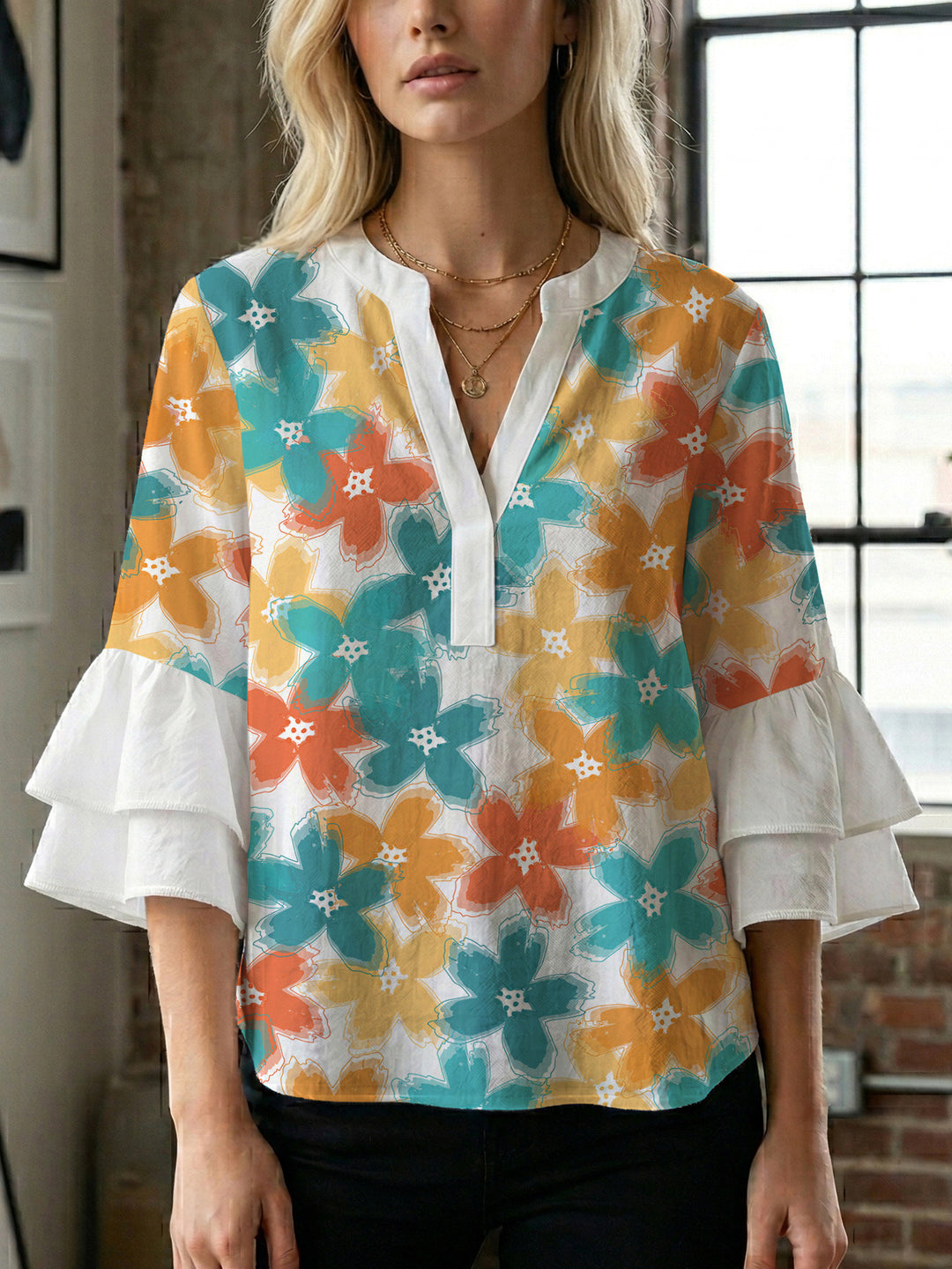 Women's blouse with voluminous sleeves and floral design Lune London