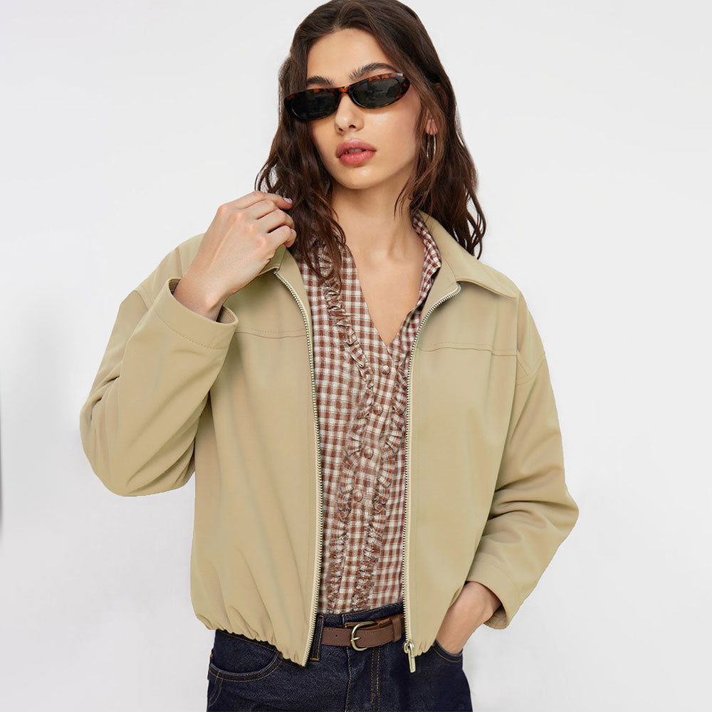 Veste courte décontractée pour femmes avec des poignets élastiques et une fermeture éclair tendance Chic & Stil