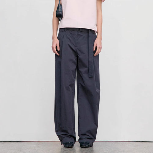 Pantalons en tissu à coupe large pour femmes avec ceinture tonale Chic & Stil