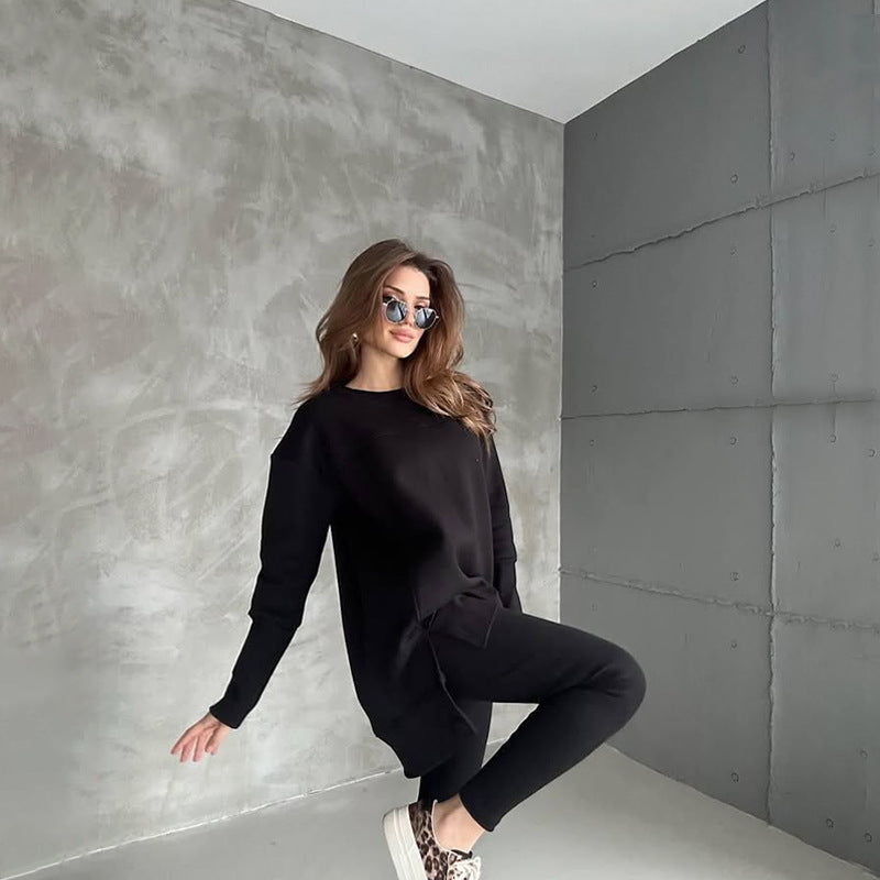 Casual sports set for women with oversized pullover and leggings Lune London